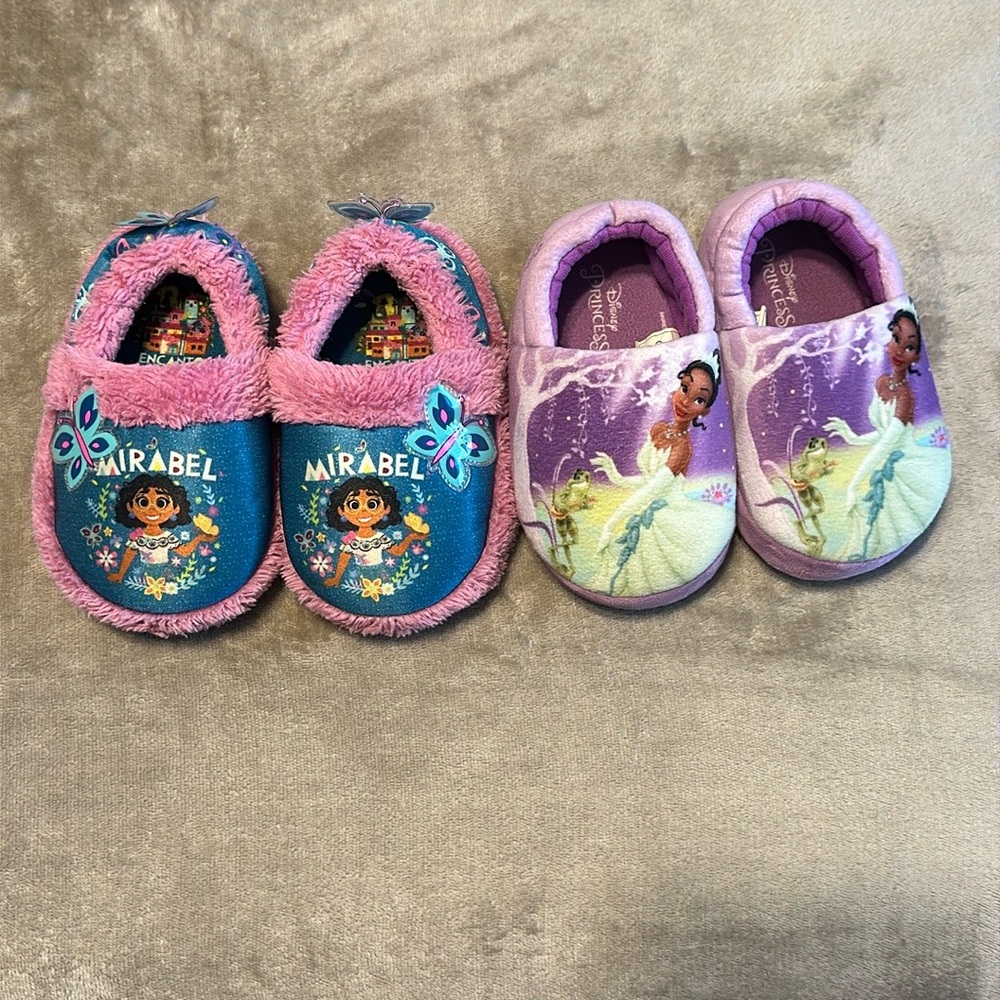 Disney slipper bundle 7/8